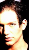 brian-molko-2000-0004